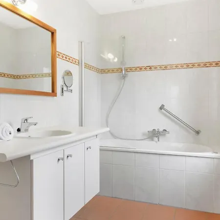 Landal Kasteeldomein De Cauberg فندق Valkenburg aan de Geul